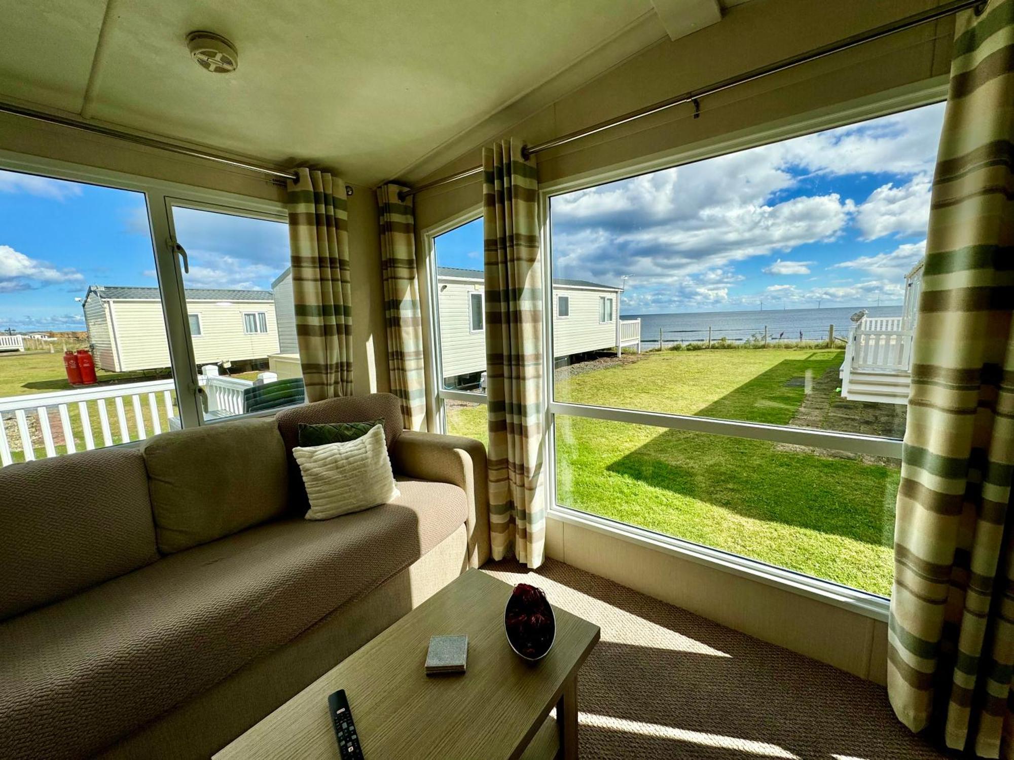 New Sea View Platinum Caravan With Huge Decking Newcastle upon Tyne Exteriér fotografie